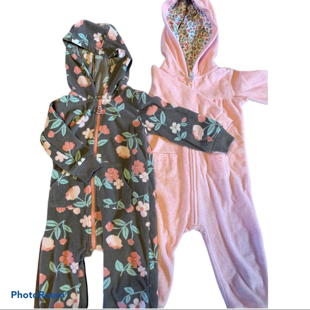 2 Carter’s Baby Girl Fleece jumpsuit 12 mo…